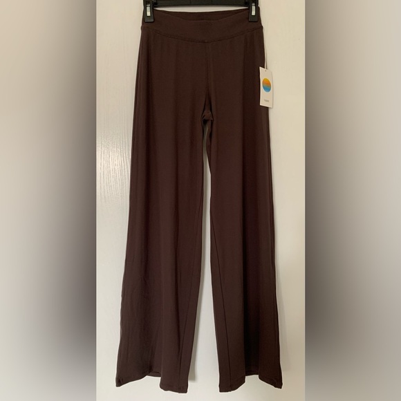 VUORI Pose Wide Leg Pants in French Roast / Brown Size XS - Picture 4 of 12